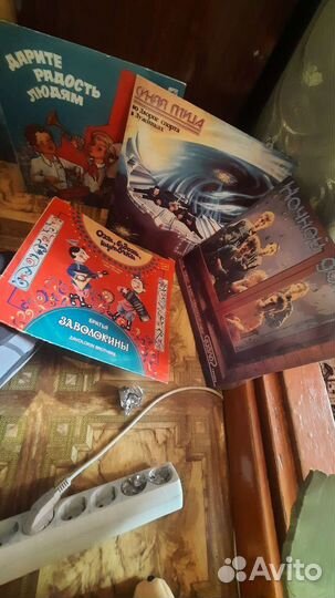 Пластинки разных форматов и Патифон