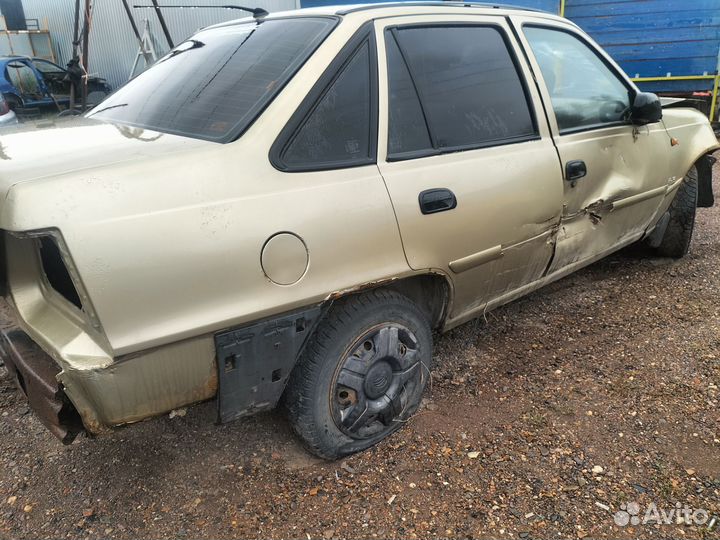 Дэу Нексия 2 1.5 v 8 в разборе запчасти