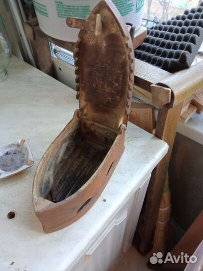 Рубель, весы, утюги