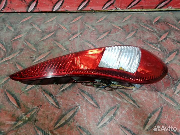 Фонарь левый LADA Kalina хетчбек