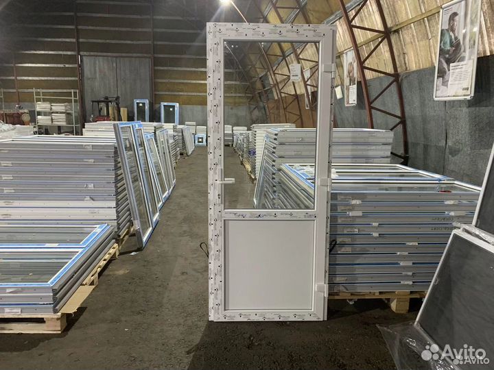 Двери пластиковые 3 камеры