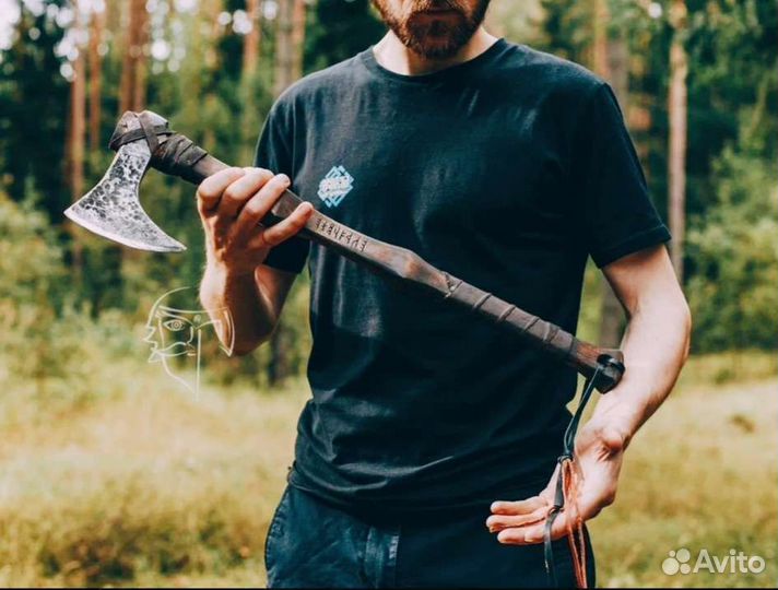 Кованый топор ручной работы Варяг