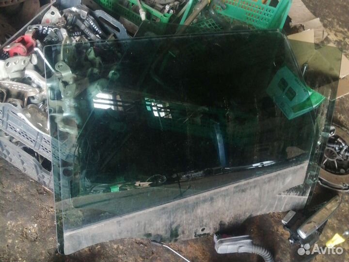 Стекло двери Opel Astra J универсал