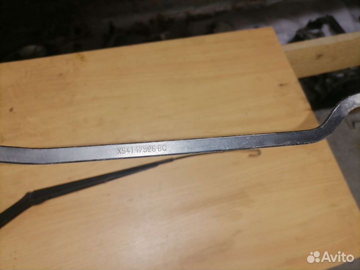 Поводок дворника Ford Focus 1