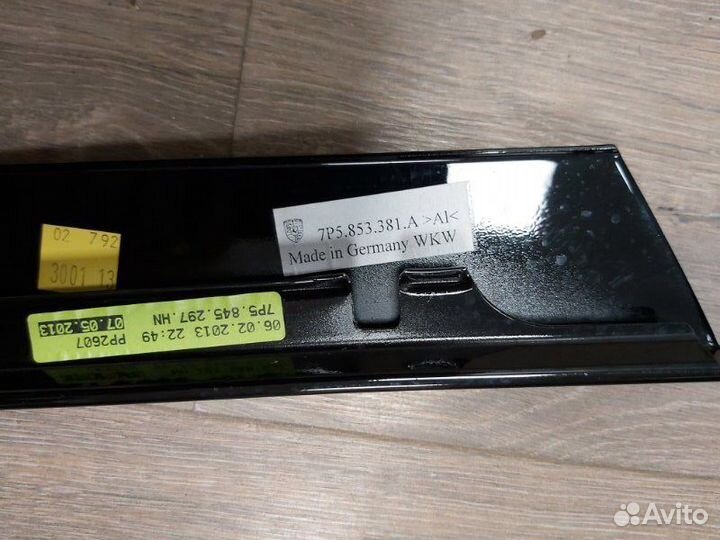 Молдинг двери задний левый Porsche Cayenne 958 3.6