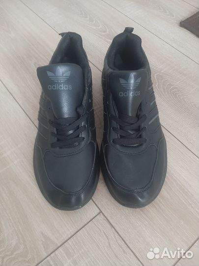 Кроссовки р44