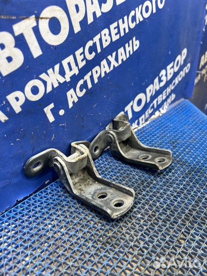 Петля двери Toyota Sprinter седан 1994