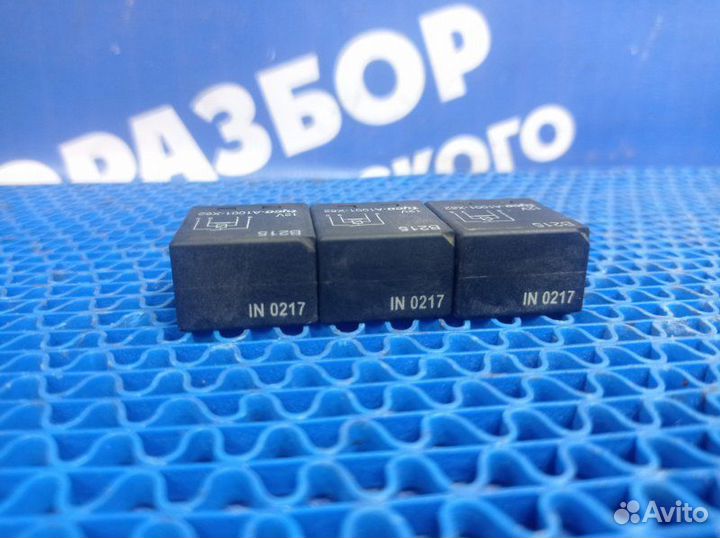 Реле Mazda Demio хэтчбек B3 1999