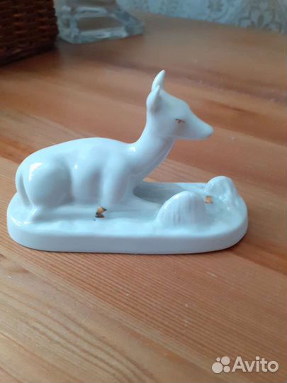 Фарфоровая статуэтка