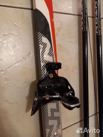 Детские лыжи, детские ботинки, палки для лыж