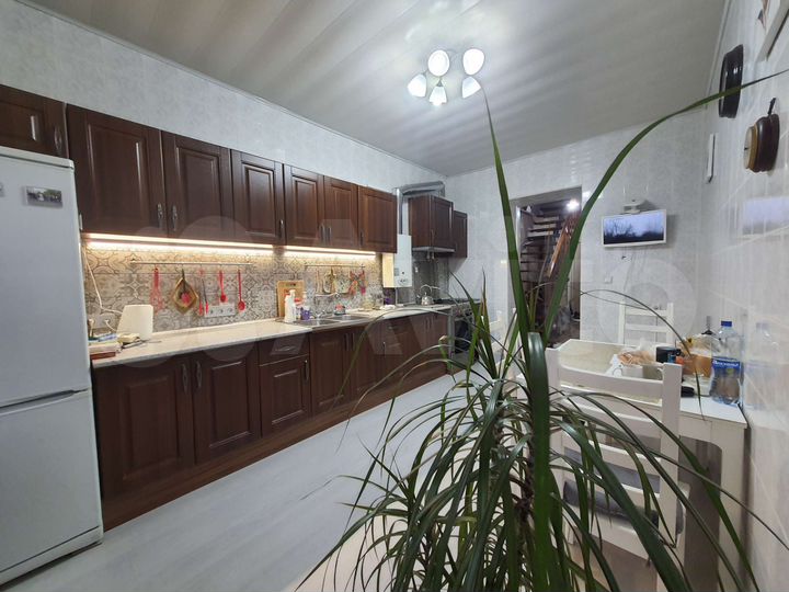 Дом 234 м² на участке 6,2 сот.