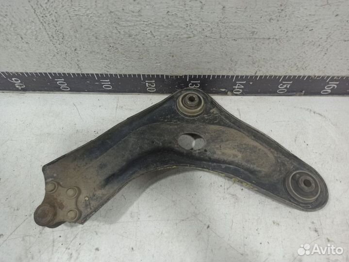 Рычаг передний правый нижний