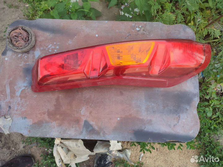 Левая задняя фара Nissan x-treil Т31