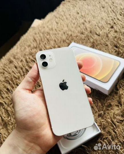 iPhone 12, 64 ГБ