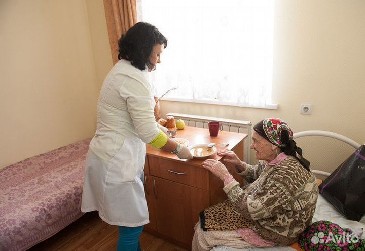 Младший персонал. Помощник по уходу за пациентами