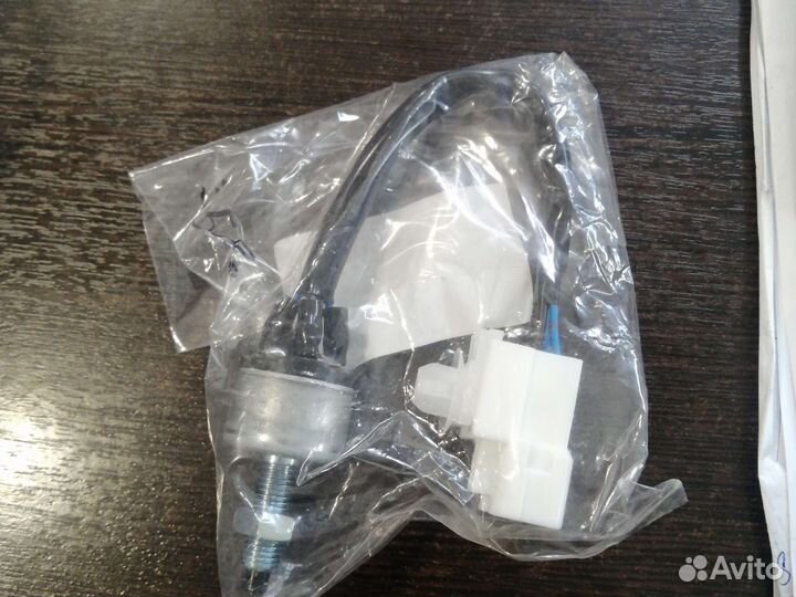 Датчик стоп сигнала (лягушка) Toyota