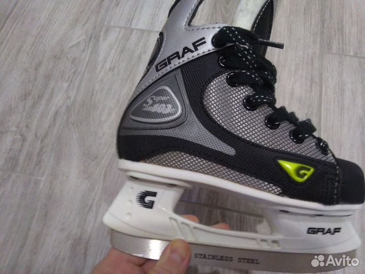 Коньки хоккейные