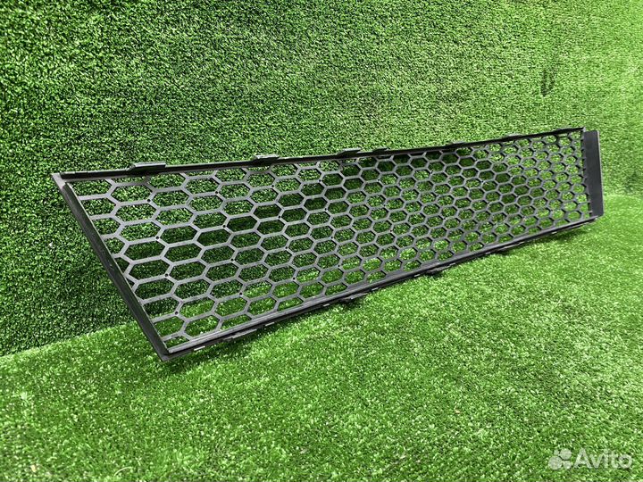 Решетка бампера передняя BMW F01 F02