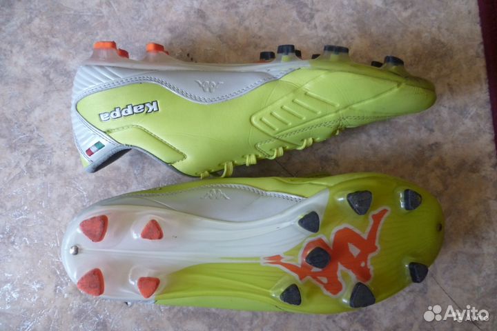 Футбольные бутсы фирмы Карра