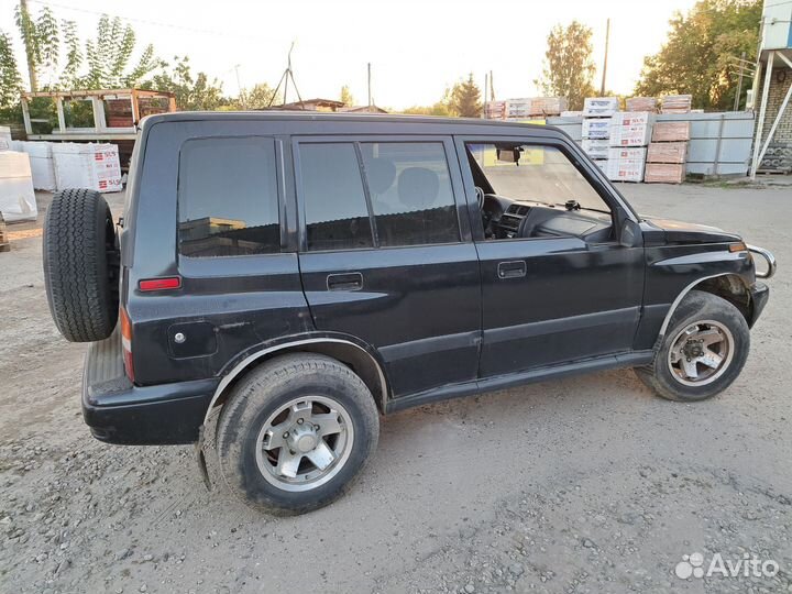 В разборе Suzuki Vitara 1: Chevrolet Geo Tracker