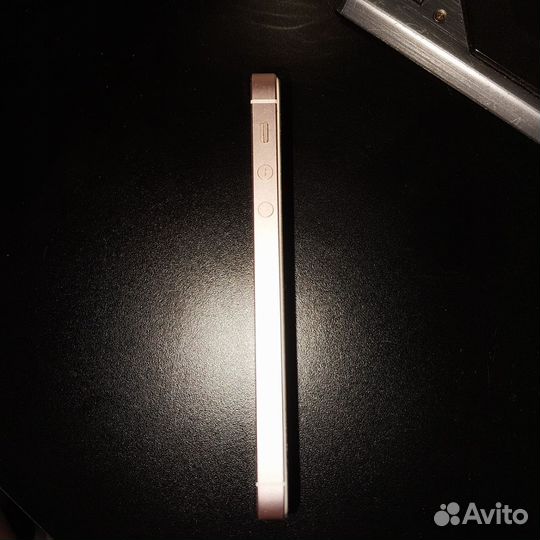 iPhone SE, 32 ГБ