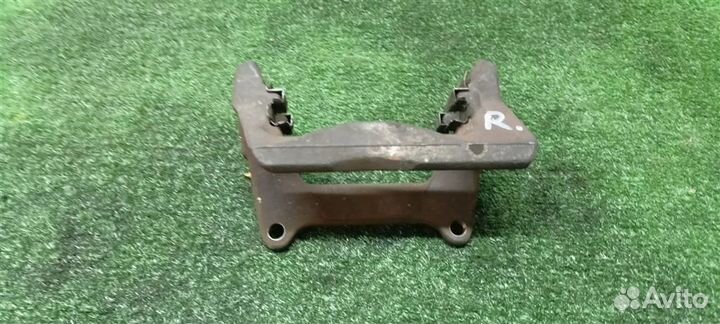 Скоба суппорта заднего правого Audi Audi A8 4E