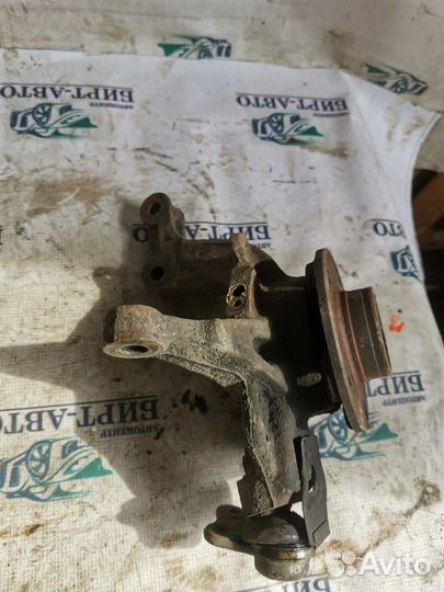 Кулак поворотный передний правый Renault Megane II