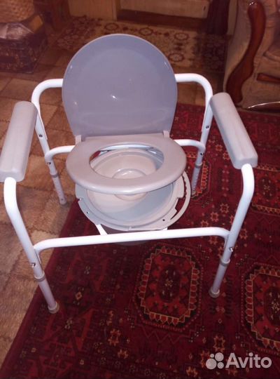 Санитарный стул