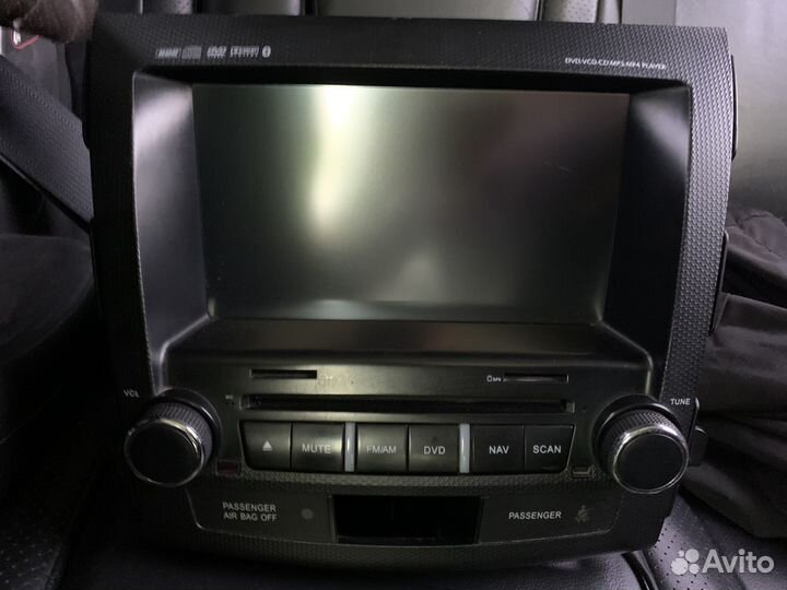 Магнитола на Outlander XL