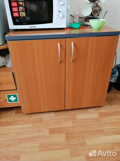 Продам тумбочка, полка навесная