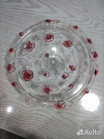 Тортница на ножке