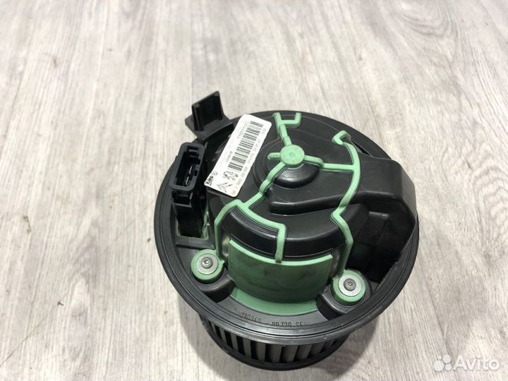 Вентилятор печки (мотор) Peugeot 308 EP6 2010