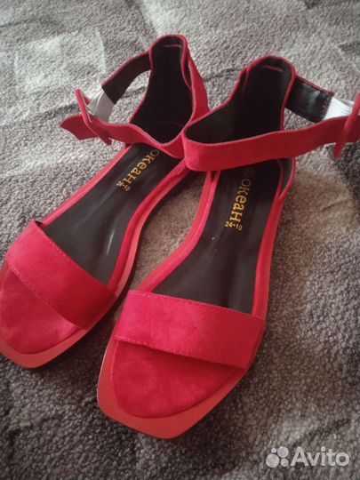 Босоножки новые 38