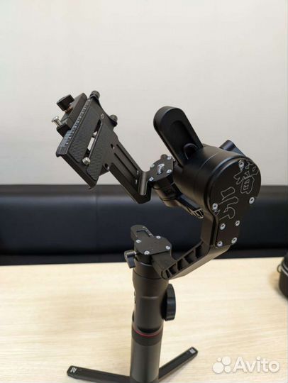 Стабилизатор Zhiyun Crane 2 + мотор фокусировки
