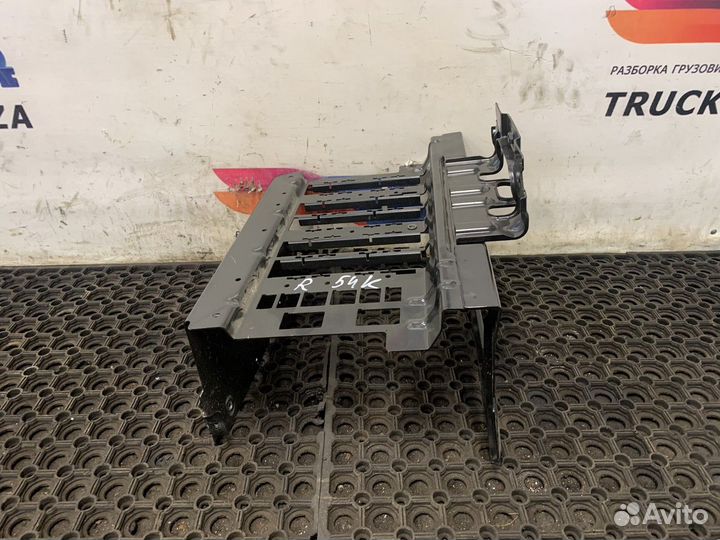 82300079 Кронштейн центральной консоли Renault T