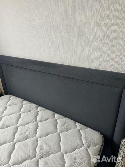 Кровать с подъемным механизмом 160х200