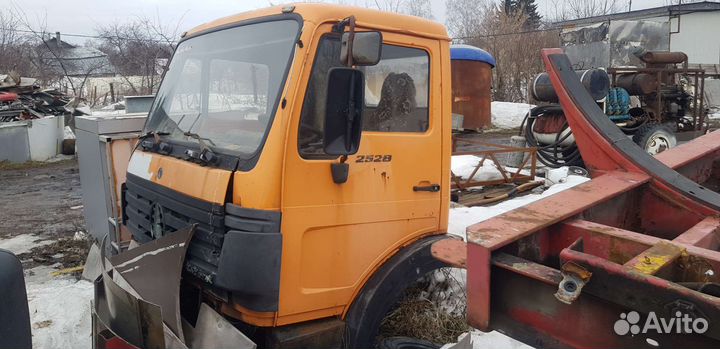 Кабина mercedes atego 2222