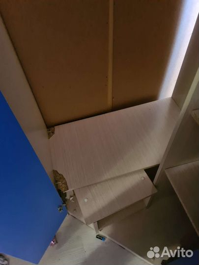 Детская кровать чердак со столом и шкафом