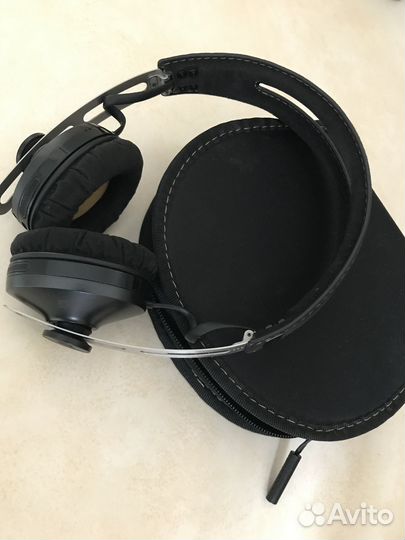 Беспроводные наушники Sennheiser momentum M2 oebt