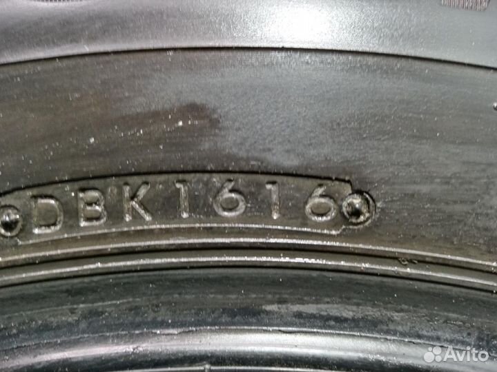 Bridgestone Blizzak Spike-02 215/60 R16