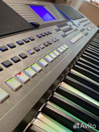 Yamaha PSR S 670