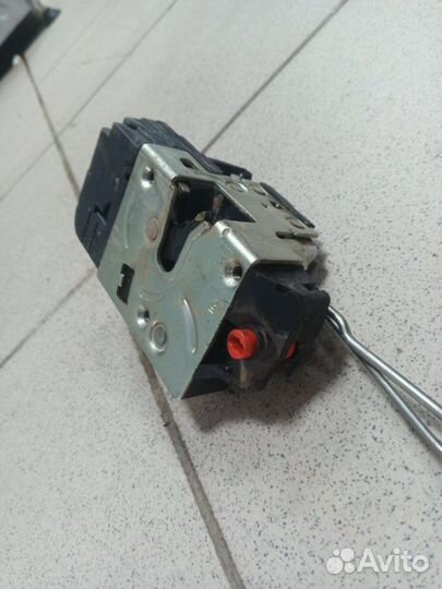 Замок задней левой двери задний левый LADA Granta