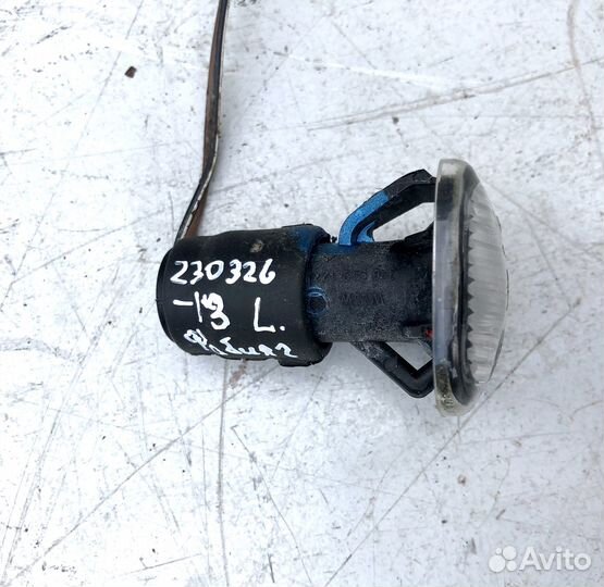 Повторитель в крыло Шкода Фабия Октавия Суперб