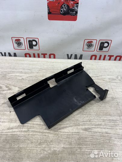 Крышка акб аккумулятора Audi A8