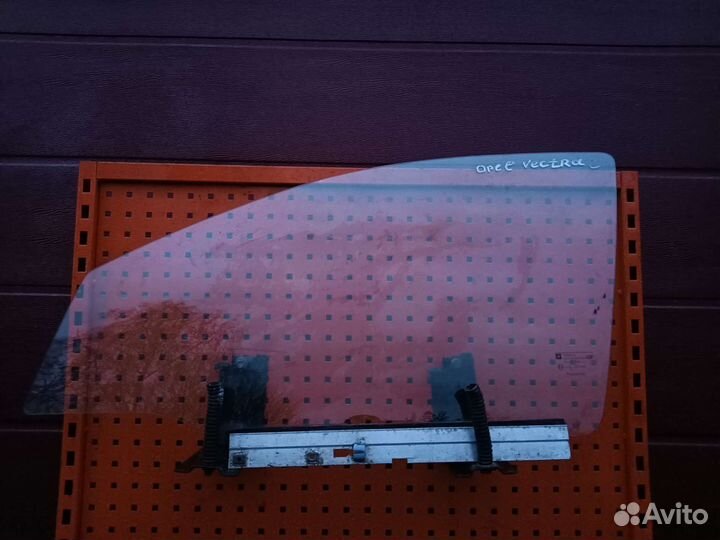 Стекло двери Opel Vectra C