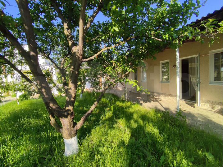 Комната 18 м² в 9-к., 1/1 эт.