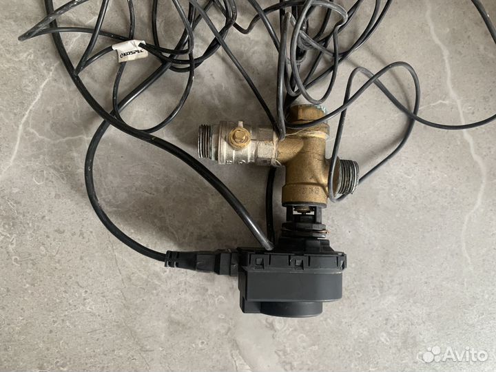 Трехходовой клапан