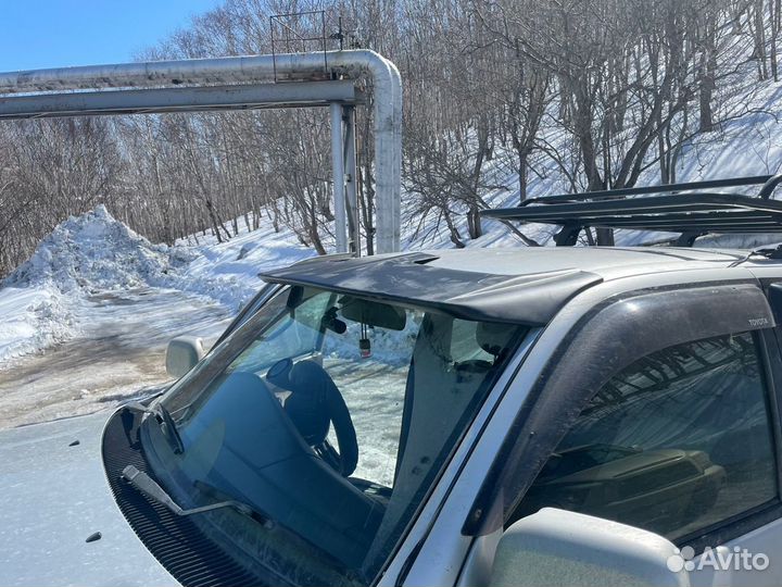 Козырёк (кепка над лобовым)