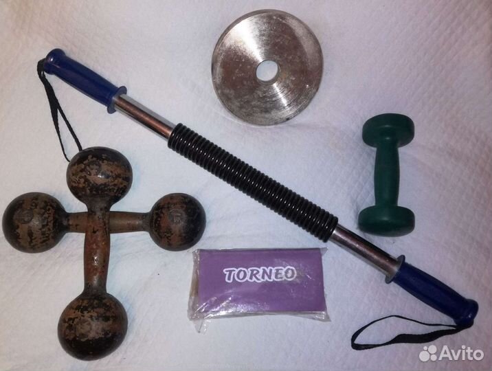 Тренажёры,перчатки,шорты,пояса,мячи,суппорт,сумка