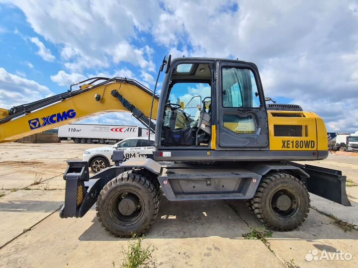 Колёсный экскаватор XCMG XE180WD, 2023